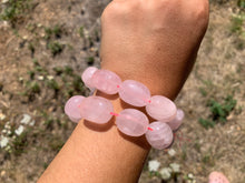 Charger l'image dans la galerie, Perles en quartz rose, forme galet de taille moyenne