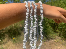 Charger l'image dans la galerie, Perles en howlite, forme chips