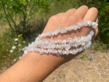 Charger l'image dans la galerie, Perles en labradorite blanche, forme chips