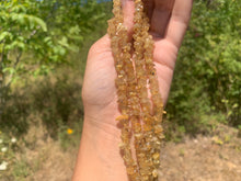 Charger l'image dans la galerie, Perles en quartz rutile, forme chips