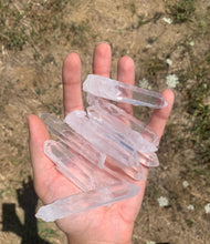 Charger l'image dans la galerie, Cristal de roche, brut, pointe "grande" taille