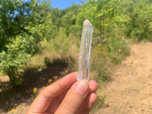 Charger l'image dans la galerie, Cristal de roche, brut, pointe "grande" taille