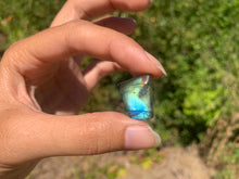 Charger l'image dans la galerie, VENDU Labradorite boucles d'oreilles 2