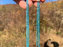 Charger l'image dans la galerie, Perles en apatite facettées entre 2 et 4mm