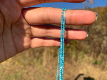 Charger l'image dans la galerie, Perles en apatite facettées entre 2 et 4mm