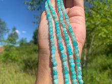 Charger l'image dans la galerie, Perles en amazonite, forme carré facetté