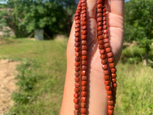 Charger l'image dans la galerie, Perles en jaspe rouge, forme carré facetté