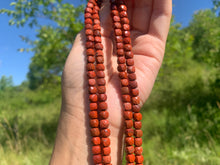 Charger l'image dans la galerie, Perles en jaspe rouge, forme carré facetté