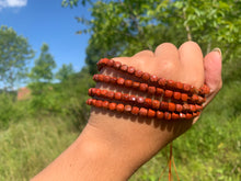 Charger l'image dans la galerie, Perles en jaspe rouge, forme carré facetté