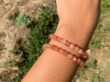 Charger l'image dans la galerie, Perles en pierre de soleil, forme carré