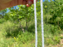 Charger l'image dans la galerie, Perles en pierre de lune blanche, disque facetté