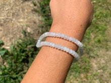 Charger l'image dans la galerie, Perles en pierre de lune blanche, disque facetté