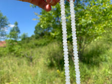 Charger l'image dans la galerie, Perles en pierre de lune blanche, disque facetté