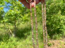 Charger l'image dans la galerie, Perles en microcline entre 4 et 10mm