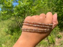 Charger l'image dans la galerie, Perles en microcline entre 4 et 10mm