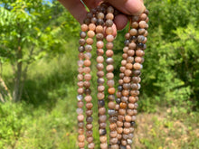 Charger l'image dans la galerie, Perles en microcline entre 4 et 10mm