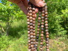 Charger l'image dans la galerie, Perles en microcline entre 4 et 10mm