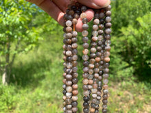 Charger l'image dans la galerie, Perles en microcline entre 6 et 10mm