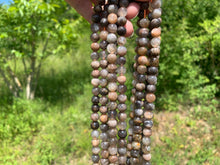 Charger l'image dans la galerie, Perles en microcline entre 6 et 10mm