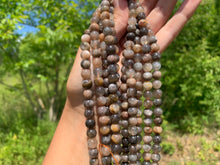 Charger l'image dans la galerie, Perles en microcline entre 6 et 10mm