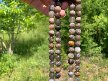 Charger l'image dans la galerie, Perles en microcline entre 6 et 10mm