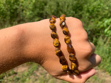Charger l'image dans la galerie, Perles en oeil de tigre, forme goutte