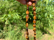 Charger l'image dans la galerie, Perles en oeil de tigre, forme goutte