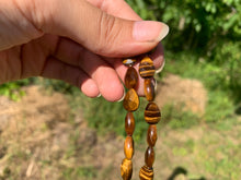 Charger l'image dans la galerie, Perles en oeil de tigre, forme goutte