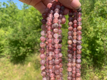 Charger l'image dans la galerie, Perles en quartz à inclusions de piemontite entre 6 et 12mm QPD