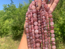 Charger l'image dans la galerie, Perles en quartz à inclusions de piemontite entre 6 et 12mm QPD