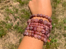 Charger l'image dans la galerie, Perles en quartz à inclusions de piemontite entre 6 et 12mm QPD