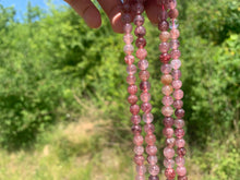 Charger l'image dans la galerie, Perles en quartz à inclusions de piemontite entre 6 et 12mm QPD