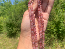 Charger l'image dans la galerie, Perles en quartz à inclusions de piemontite entre 6 et 12mm QPD