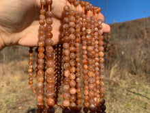 Charger l'image dans la galerie, Perles en pierre de soleil entre 6 et 8mm