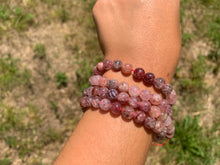 Charger l'image dans la galerie, Perles en quartz à inclusions de piemontite entre 6 et 12mm QPD