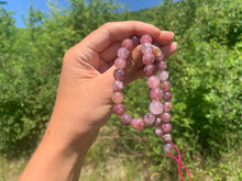 Charger l'image dans la galerie, Perles en quartz à inclusions de piemontite entre 6 et 12mm QPD