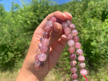 Charger l'image dans la galerie, Perles en quartz à inclusions de piemontite entre 6 et 12mm QPD