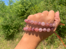 Charger l'image dans la galerie, Perles en quartz à inclusions de piemontite entre 6 et 12mm QPD