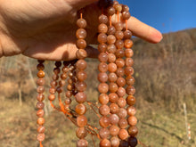 Charger l'image dans la galerie, Perles en pierre de soleil entre 6 et 8mm