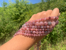 Charger l'image dans la galerie, Perles en quartz avec inclusions de piémontite entre 6 et 10mm QPT