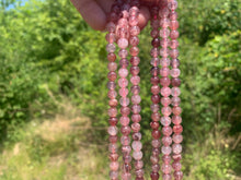 Charger l'image dans la galerie, Perles en quartz avec inclusions de piémontite entre 6 et 10mm QPT