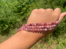 Charger l'image dans la galerie, Perles en quartz avec inclusions de piémontite entre 6 et 10mm QPT