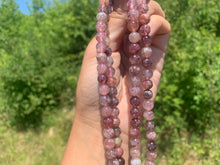 Charger l'image dans la galerie, Perles en quartz avec inclusions de piémontite entre 6 et 10mm QPT