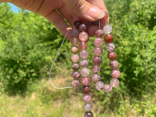 Charger l'image dans la galerie, Perles en quartz avec inclusions de piémontite entre 6 et 10mm QPT