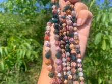 Charger l'image dans la galerie, Perles en jaspe océan, forme diamant entre 6 et 8mm