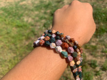 Charger l'image dans la galerie, Perles en jaspe océan, forme diamant entre 6 et 8mm