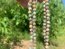 Charger l'image dans la galerie, Perles en rhyolite, forme diamant 8mm