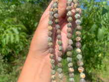 Charger l'image dans la galerie, Perles en rhyolite, forme diamant 8mm