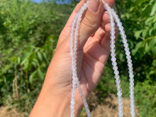 Charger l'image dans la galerie, Perles en agate blanche entre 2 et 14mm