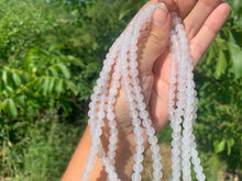 Charger l'image dans la galerie, Perles en agate blanche entre 2 et 14mm